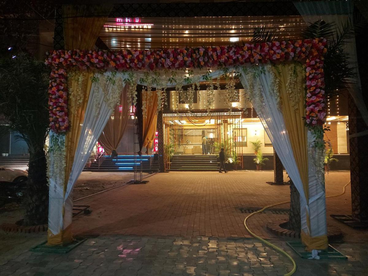 Hotel Endora Патіала Екстер'єр фото