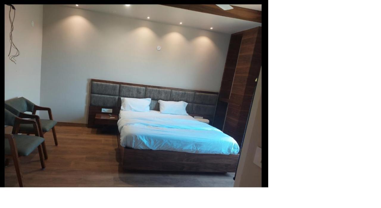 Hotel Endora Патіала Екстер'єр фото