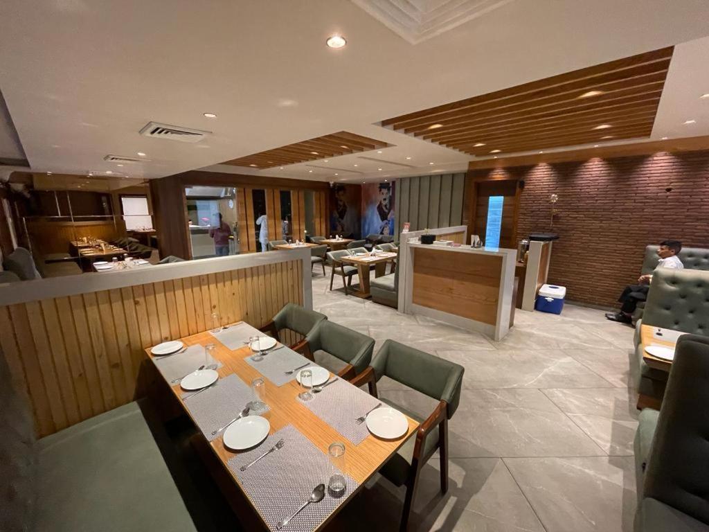 Hotel Endora Патіала Екстер'єр фото