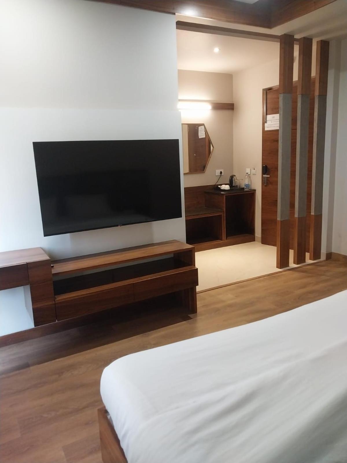 Hotel Endora Патіала Екстер'єр фото
